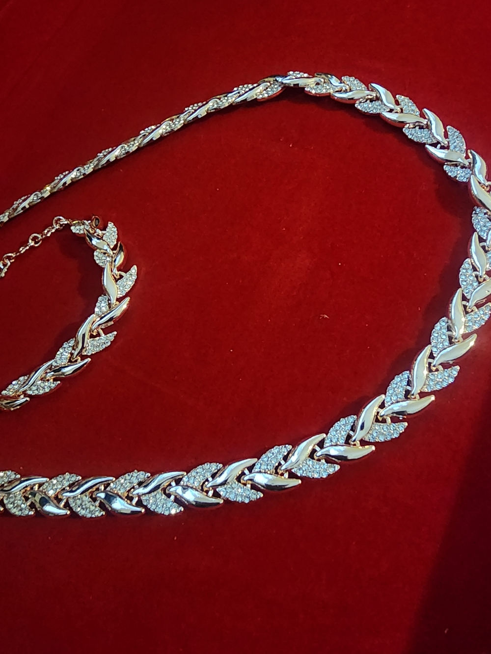 New Elegant Rose Gold-Tone Linked Necklace and Bracelet Set with Rhinestones